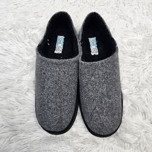 TOMS Women's Gray Slippers